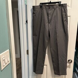 Haggar Men's Charcoal Dress Pants 40 x 30 No Iron Pants w/ Comfort Waist